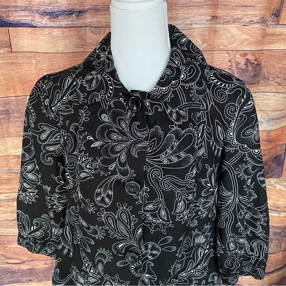 Kim Rogers Linen Jacket - Picture 5 of 11